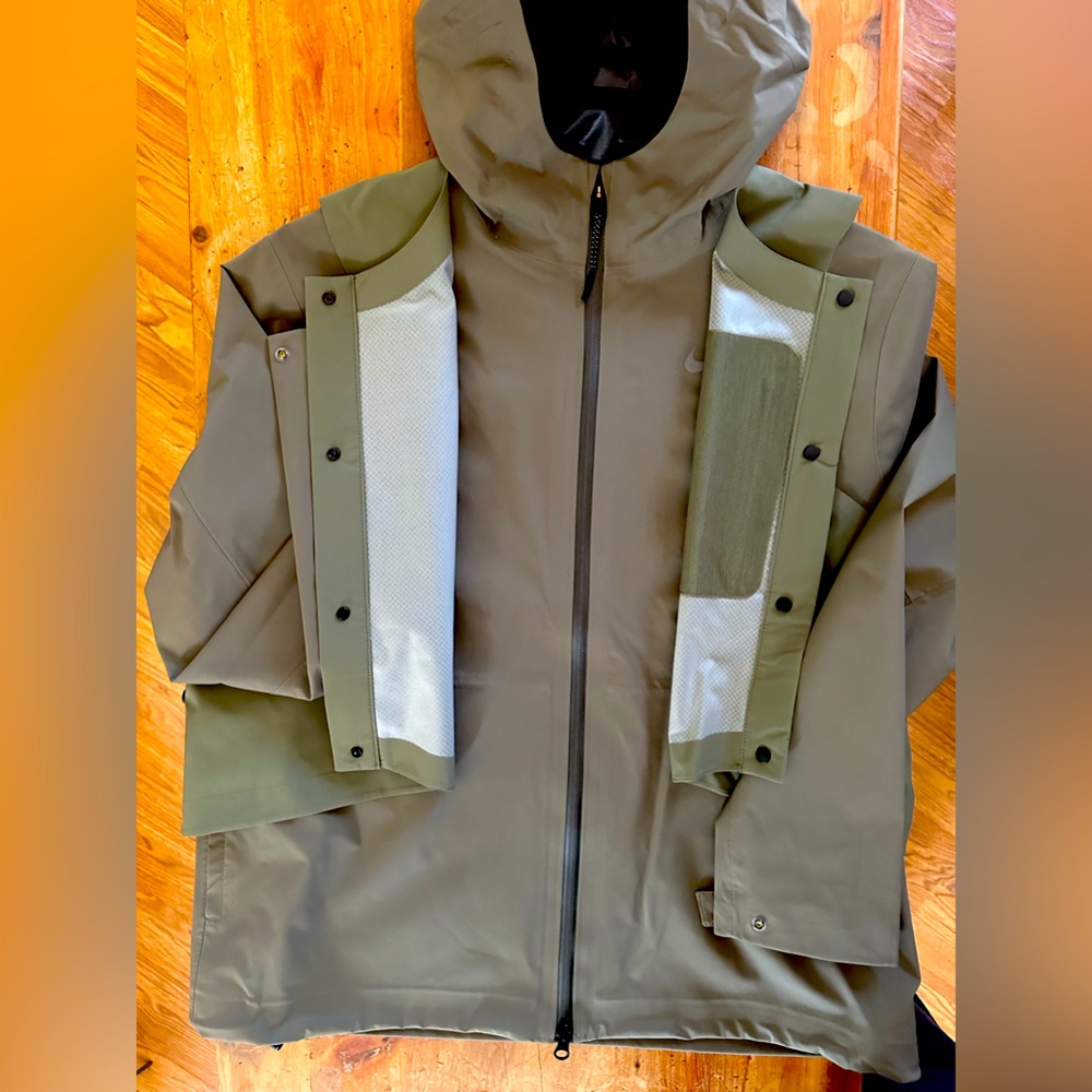 Nike Running Division Wind/Rain Jacket - Picture 4 of 14